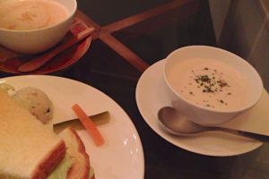 エフィッシュ スープとサンドイッチ