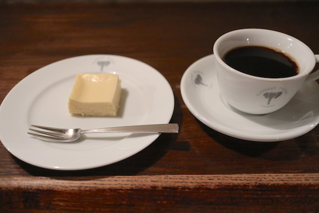 ELEPHANT FACTORY COFFEE 珈琲とチーズケーキ